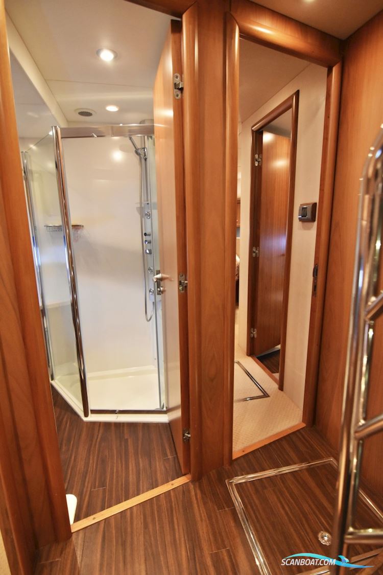 SOLGT Sunseeker Manhattan 70