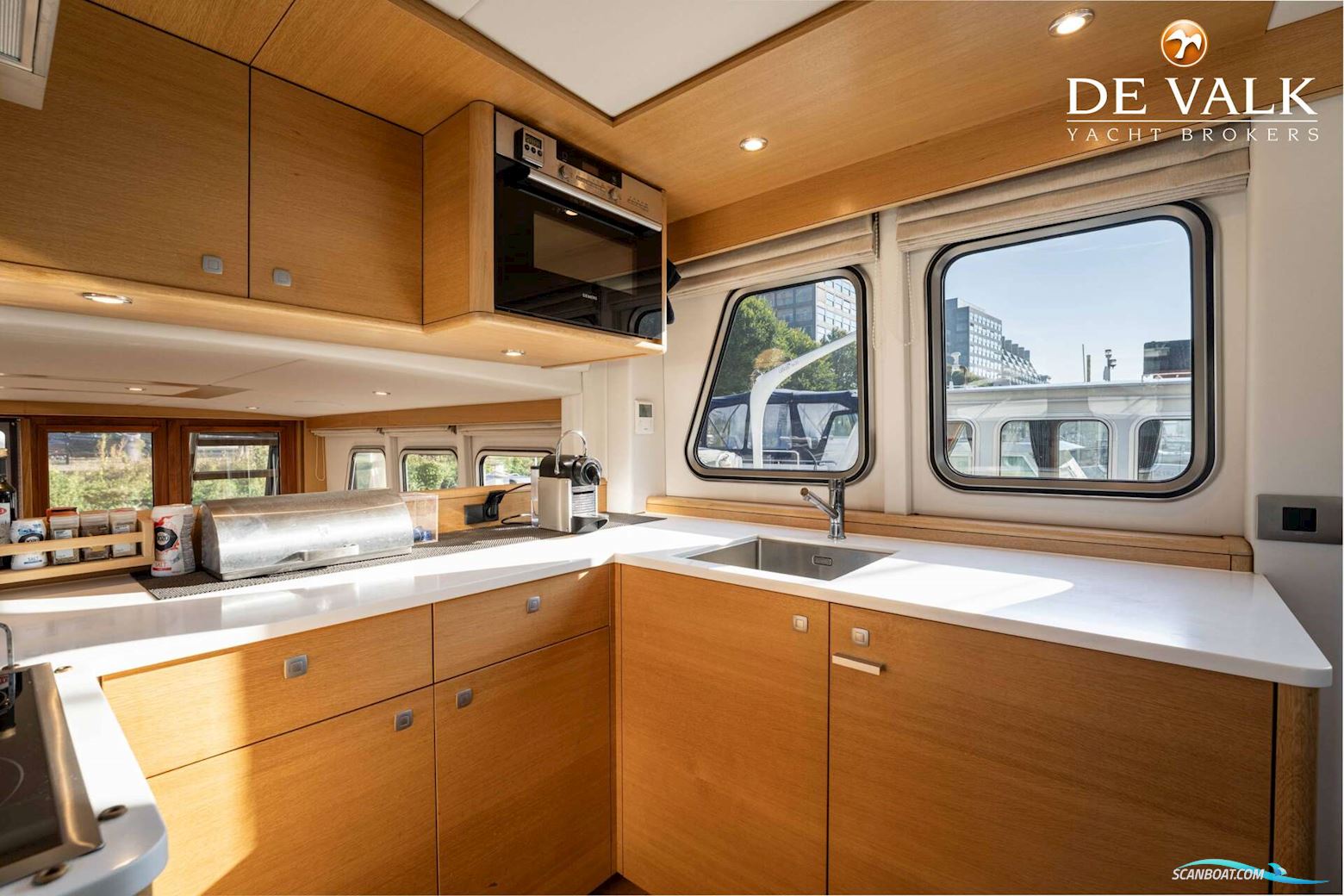 Steeler Explorer 50 Pilothouse