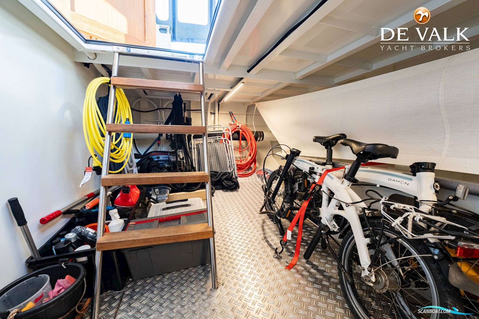 Steeler Explorer 50 Pilothouse