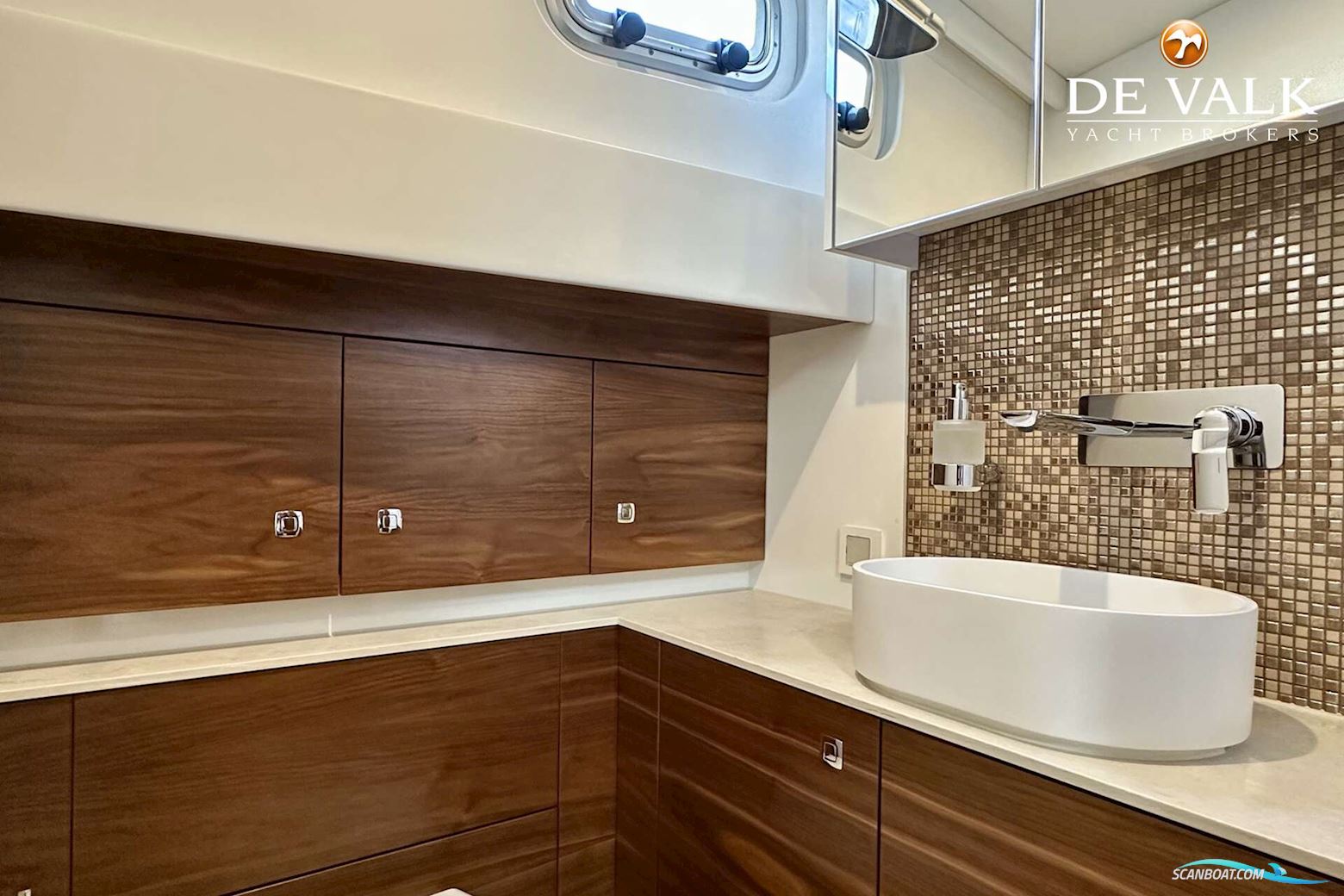 Steeler Explorer 50 Pilothouse