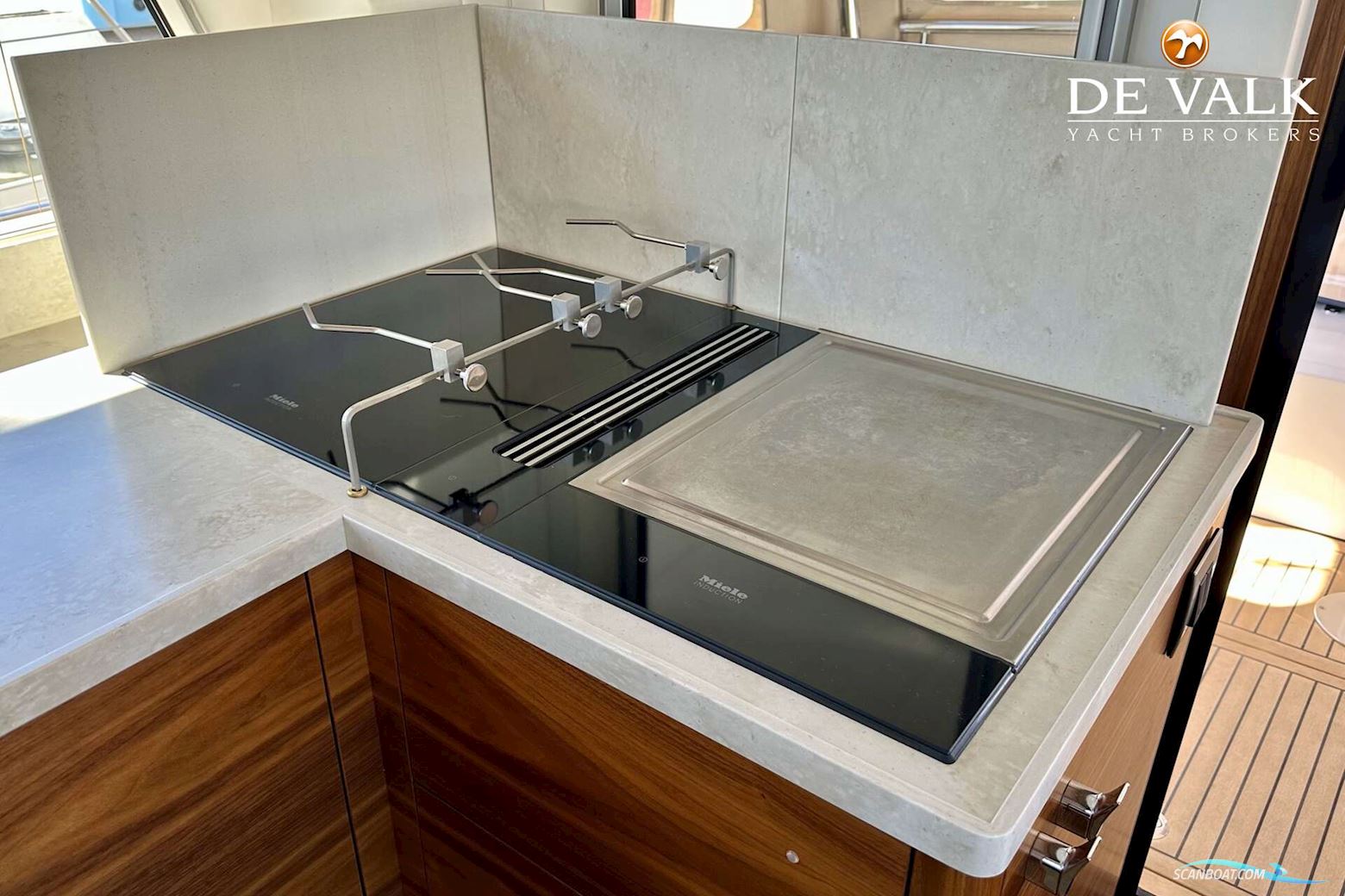 Steeler Explorer 50 Pilothouse