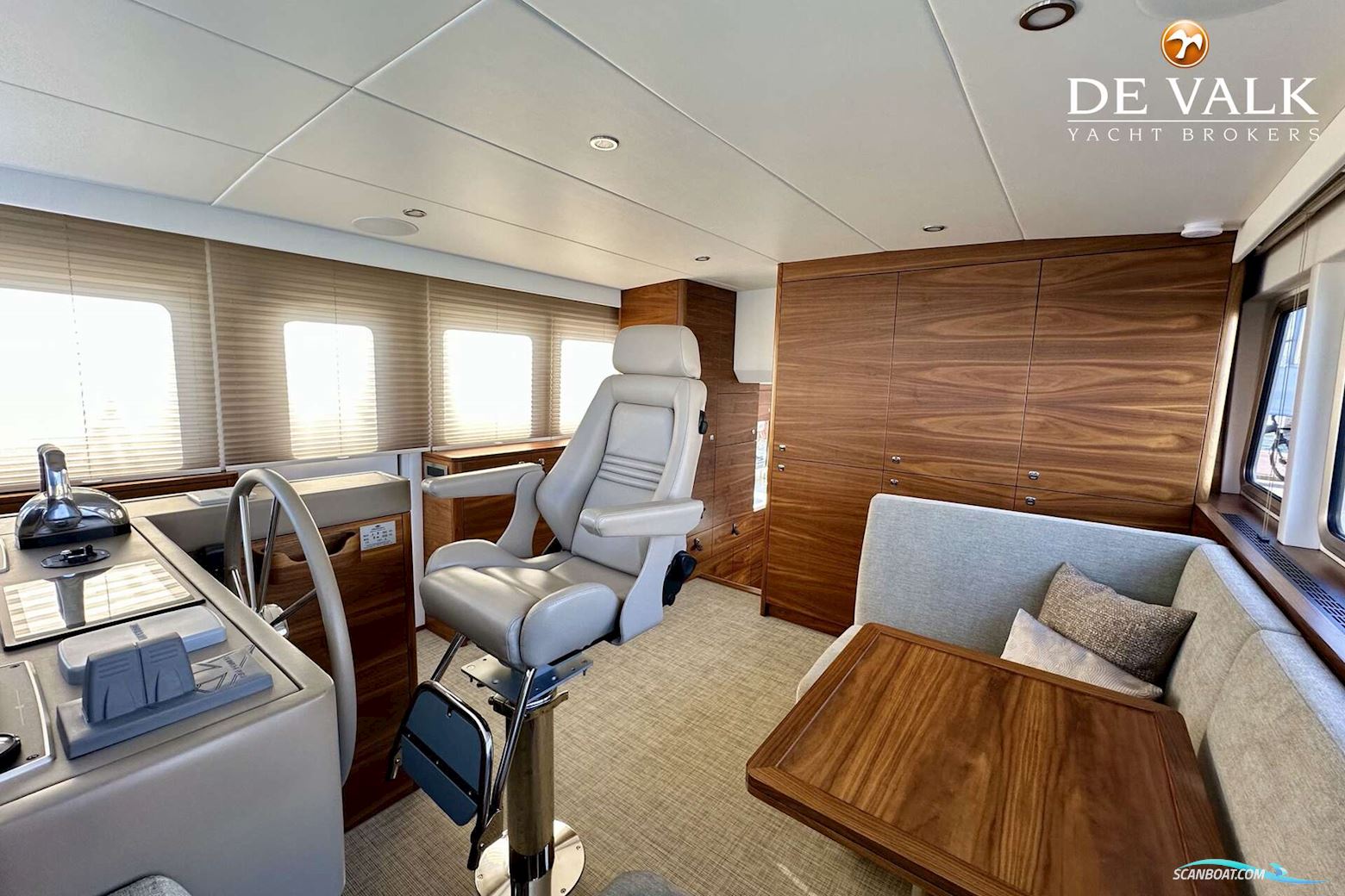 Steeler Explorer 50 Pilothouse