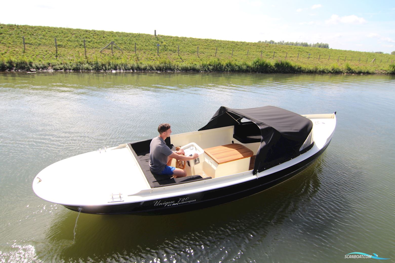 Steilsteven Sloep Unique 720