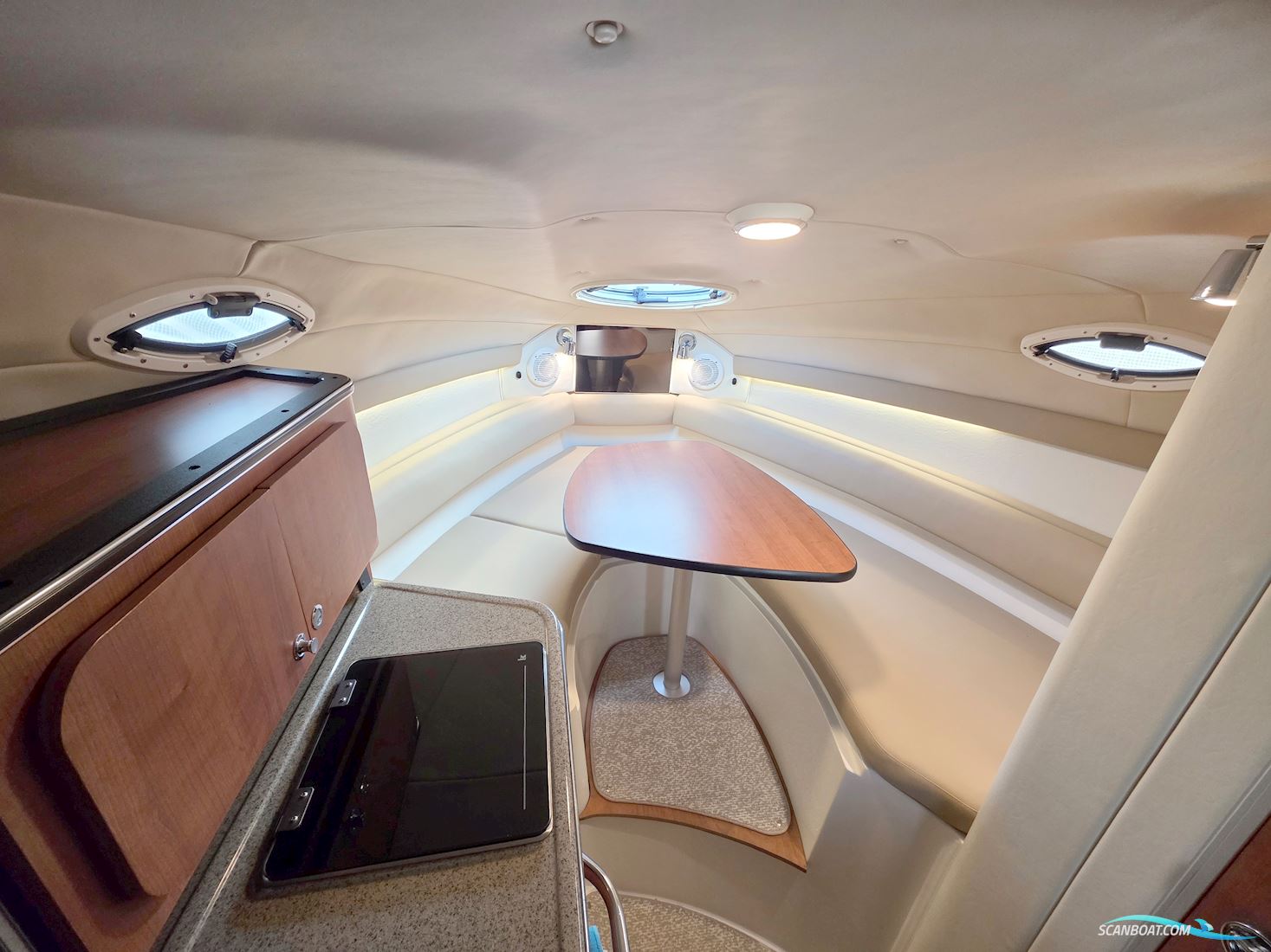 Stingray 250 CS (står klar på næsten ny trailer)