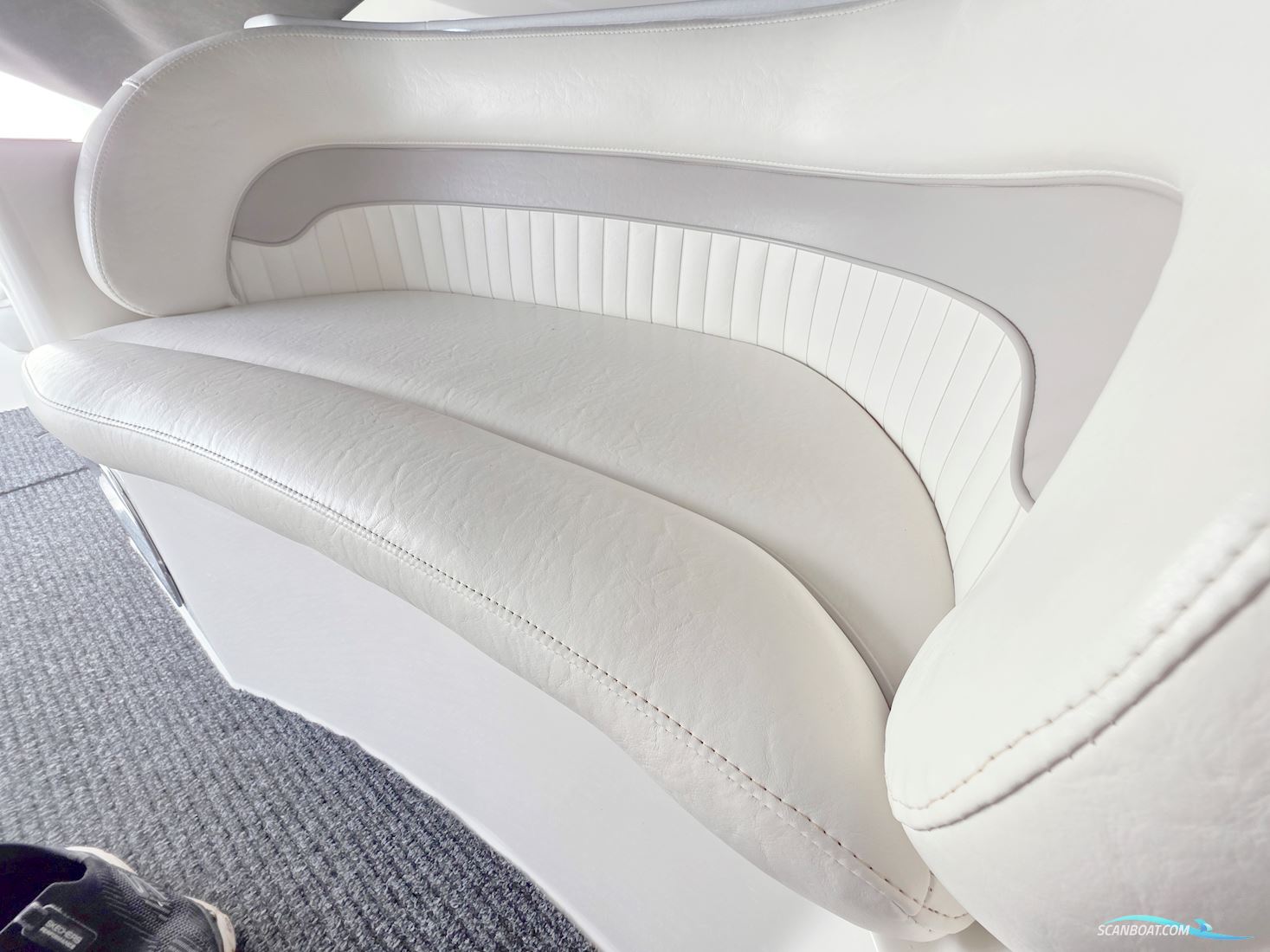 Stingray 250 CS (står klar på næsten ny trailer)