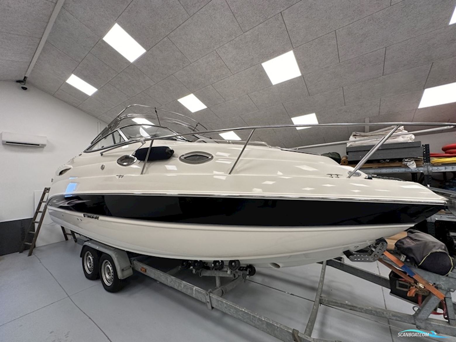Stingray 250 CS Diesel Motorbåt 2009, med Volvo Penta
 motor, Danmark