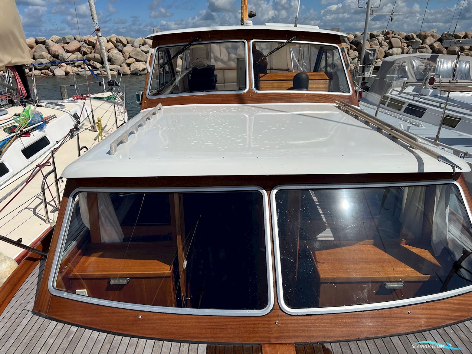 Storø 34, hysterisk velholdt og smækfyldt med lækre detaljer og stil.