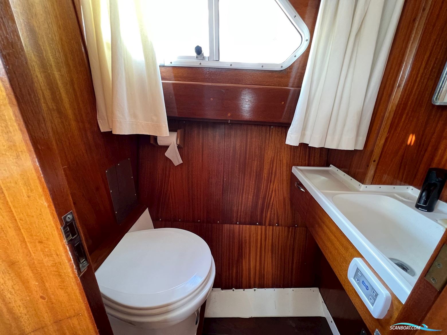 Storø 34, hysterisk velholdt og smækfyldt med lækre detaljer og stil.