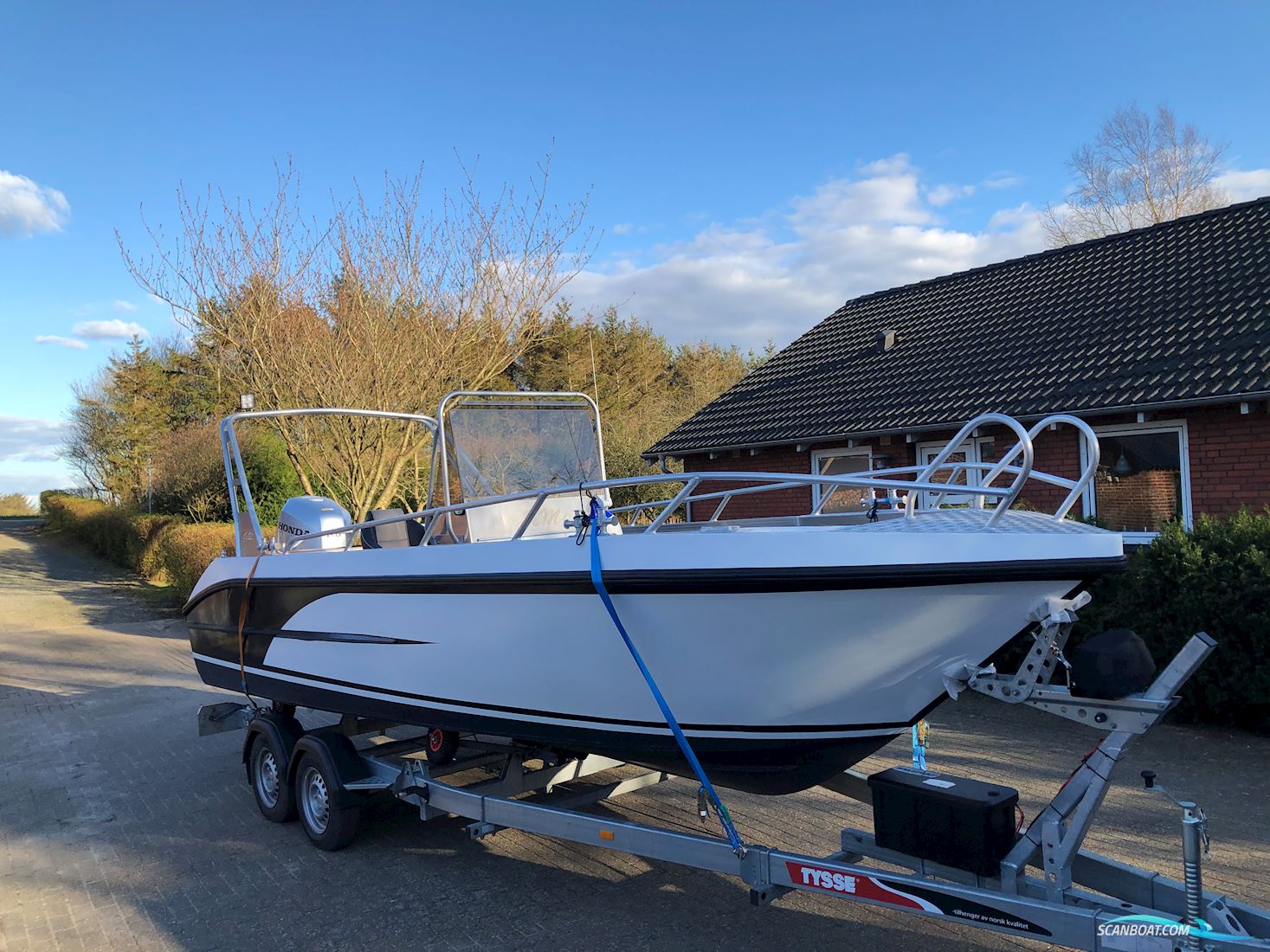 Styrepultbåd Gemi 630 CC