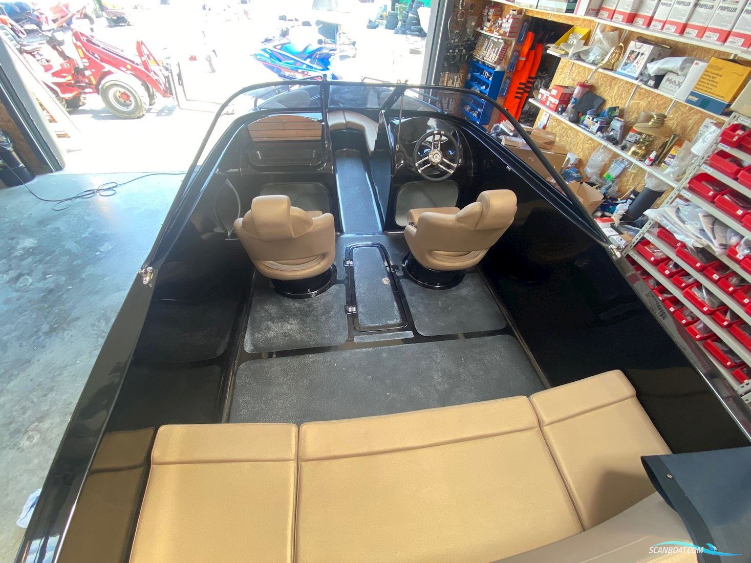 Suncraft 560 BR Black Edition