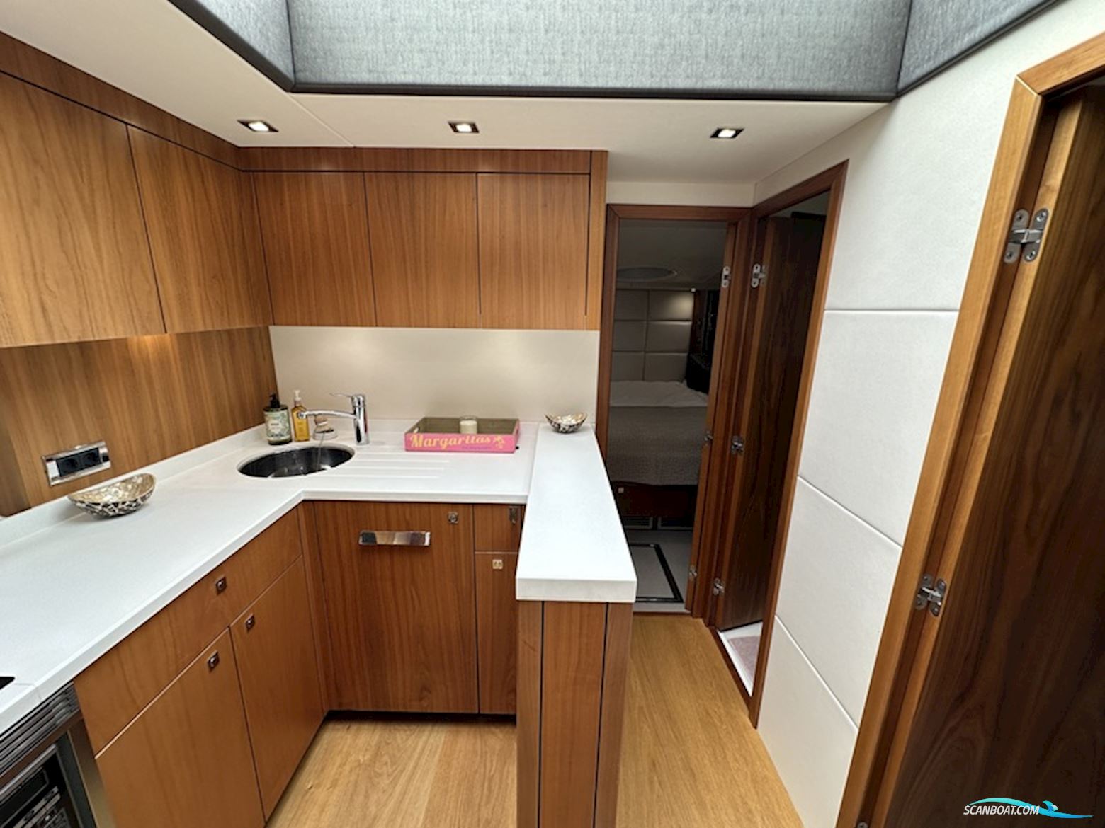 Sunseeker - Manhattan 53