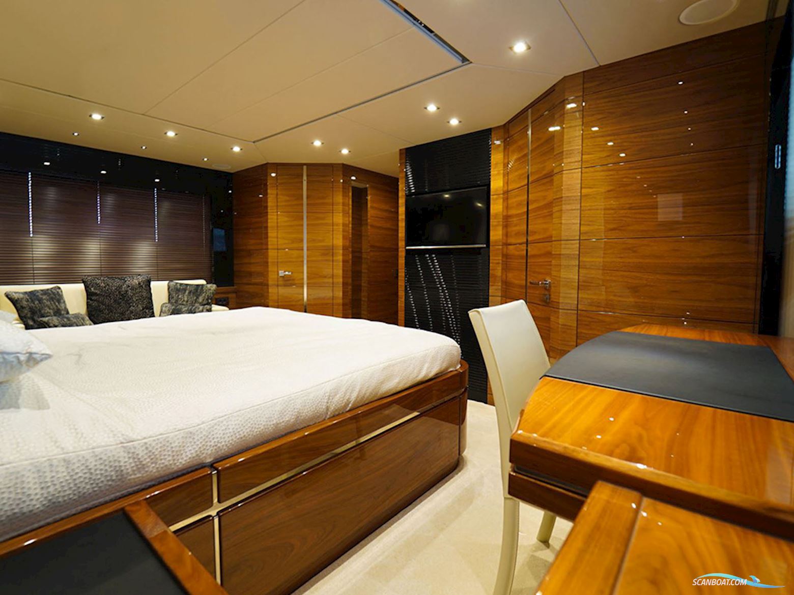 Sunseeker 68 Sport Yacht