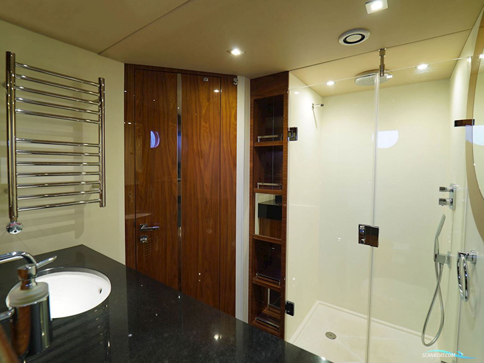 Sunseeker 68 Sport Yacht