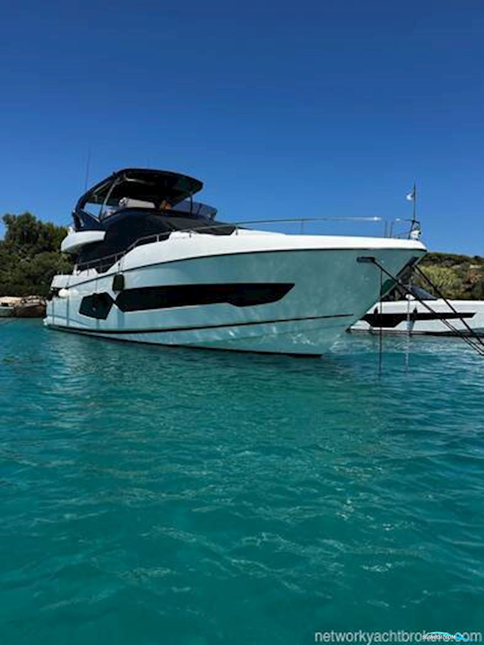 Sunseeker 76 Yacht
