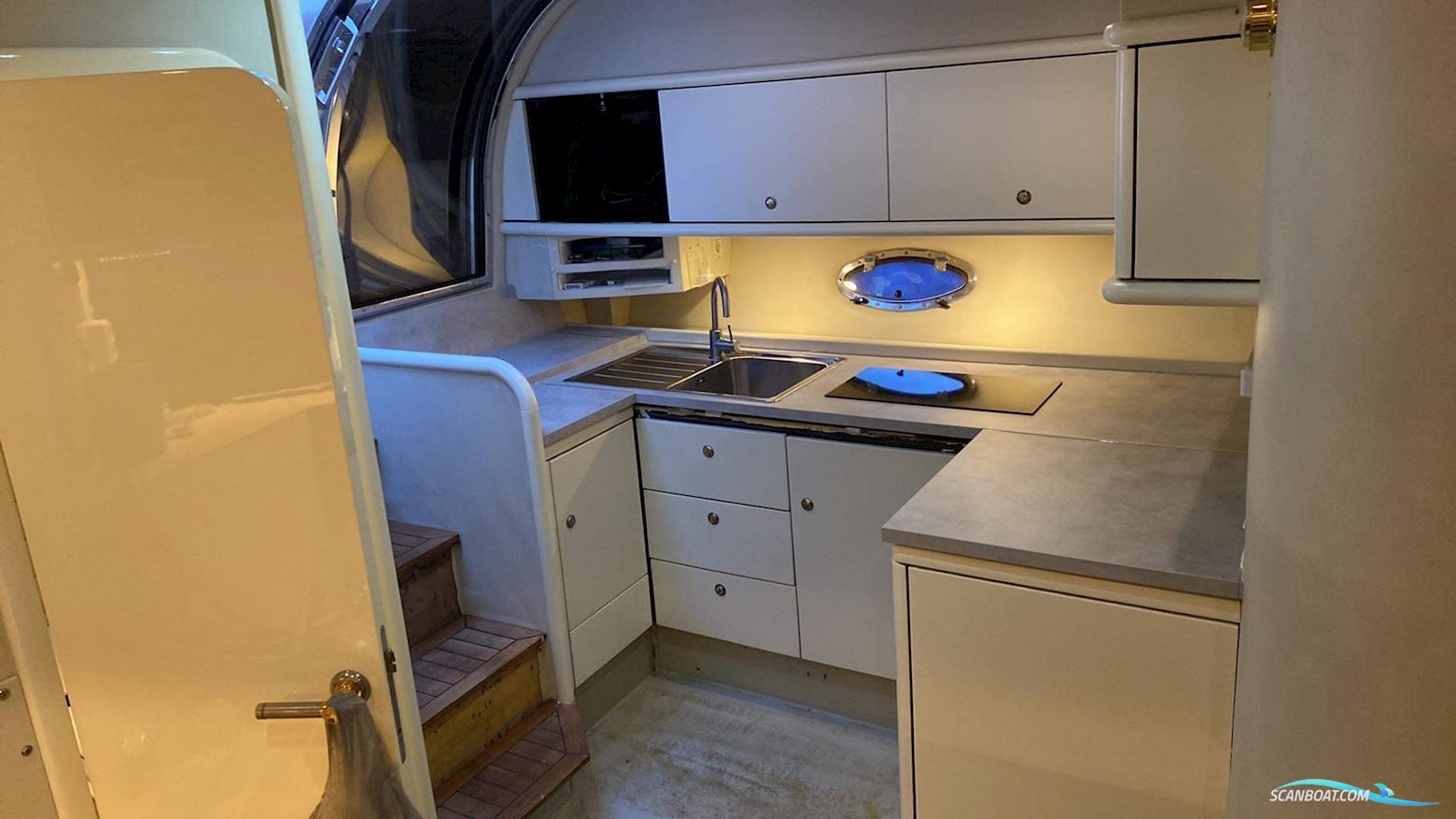 Sunseeker Mustique 42