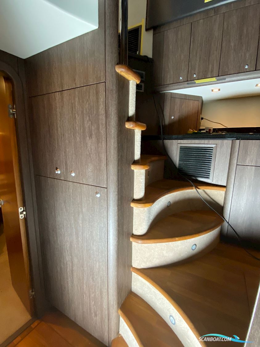 Sunseeker Predator 52