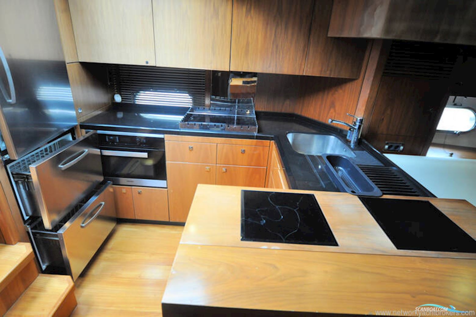 Sunseeker Predator 74