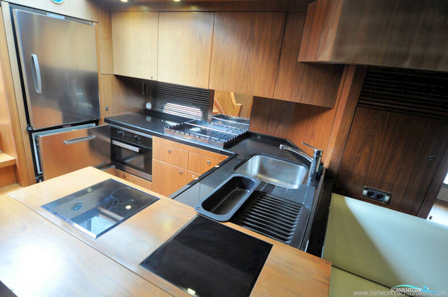 Sunseeker Predator 74