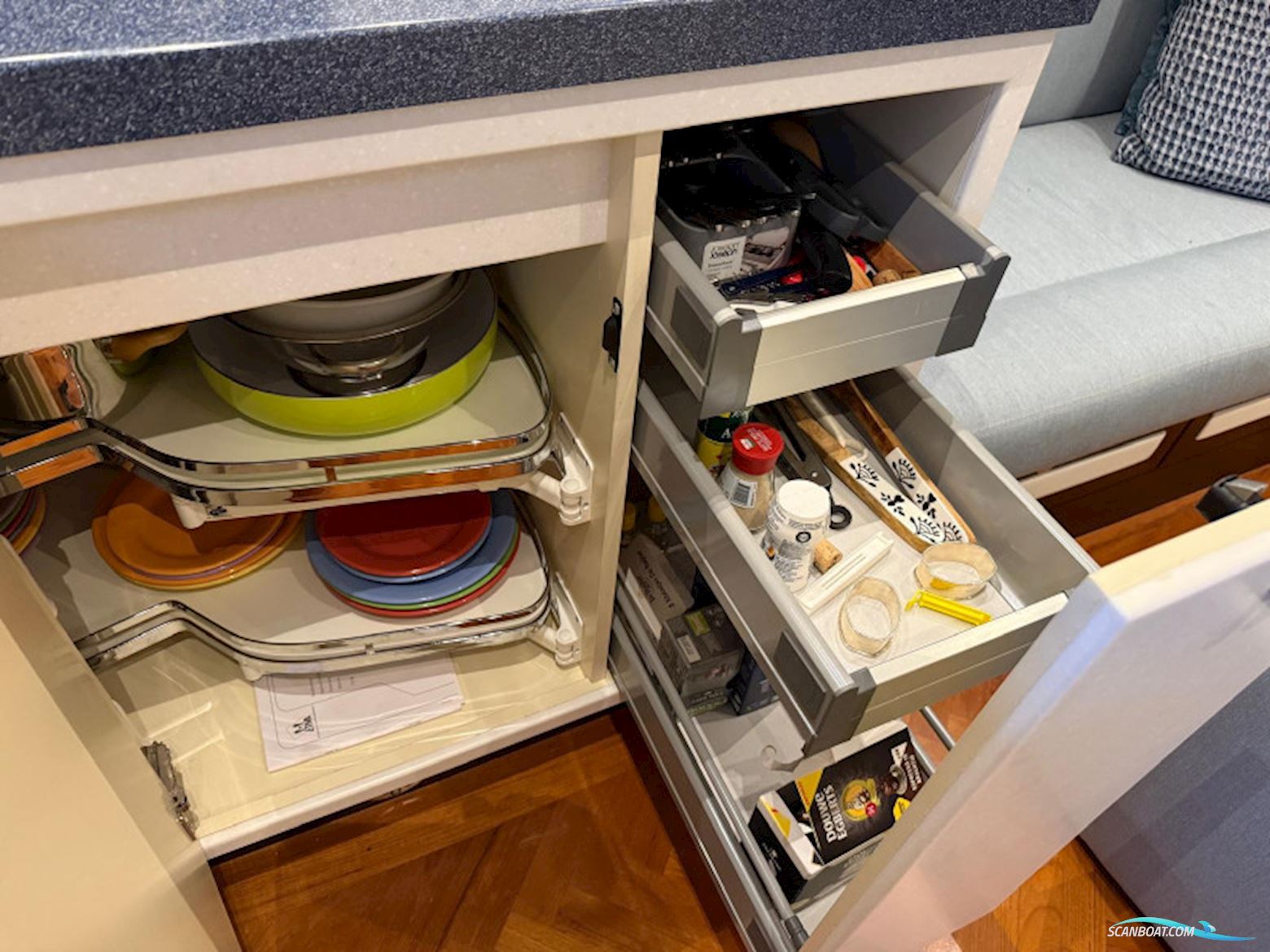 Super Van Craft 13.20 River