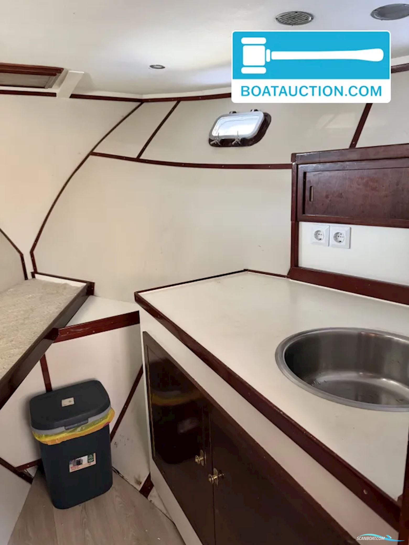 Super Van Craft 13.50