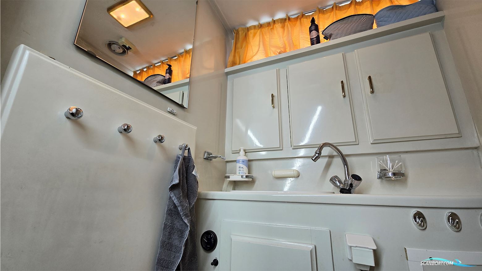 Super Van Craft 13.80