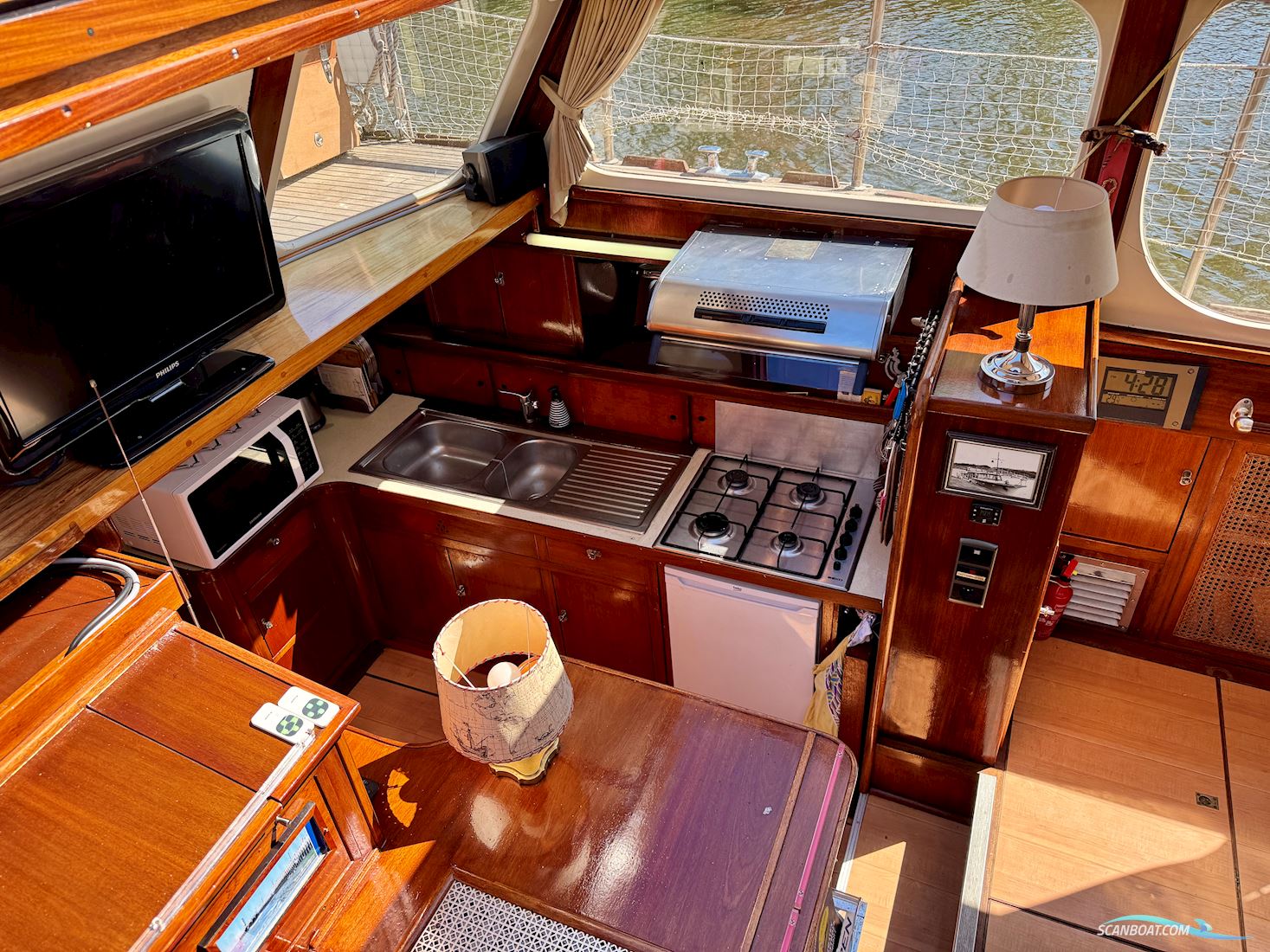 Super Van Craft 13.80