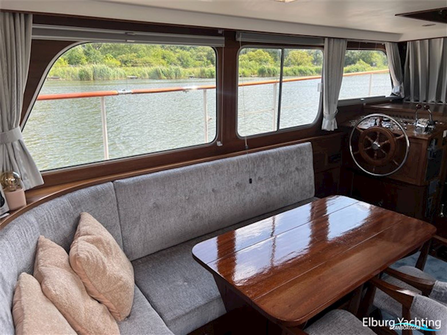 Super Van Craft 13.80