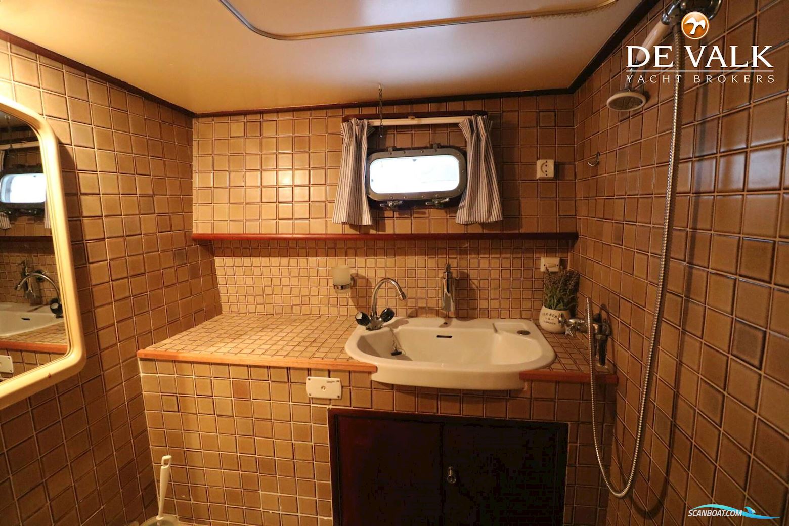 Super Van Craft 14.40 Bakdekker