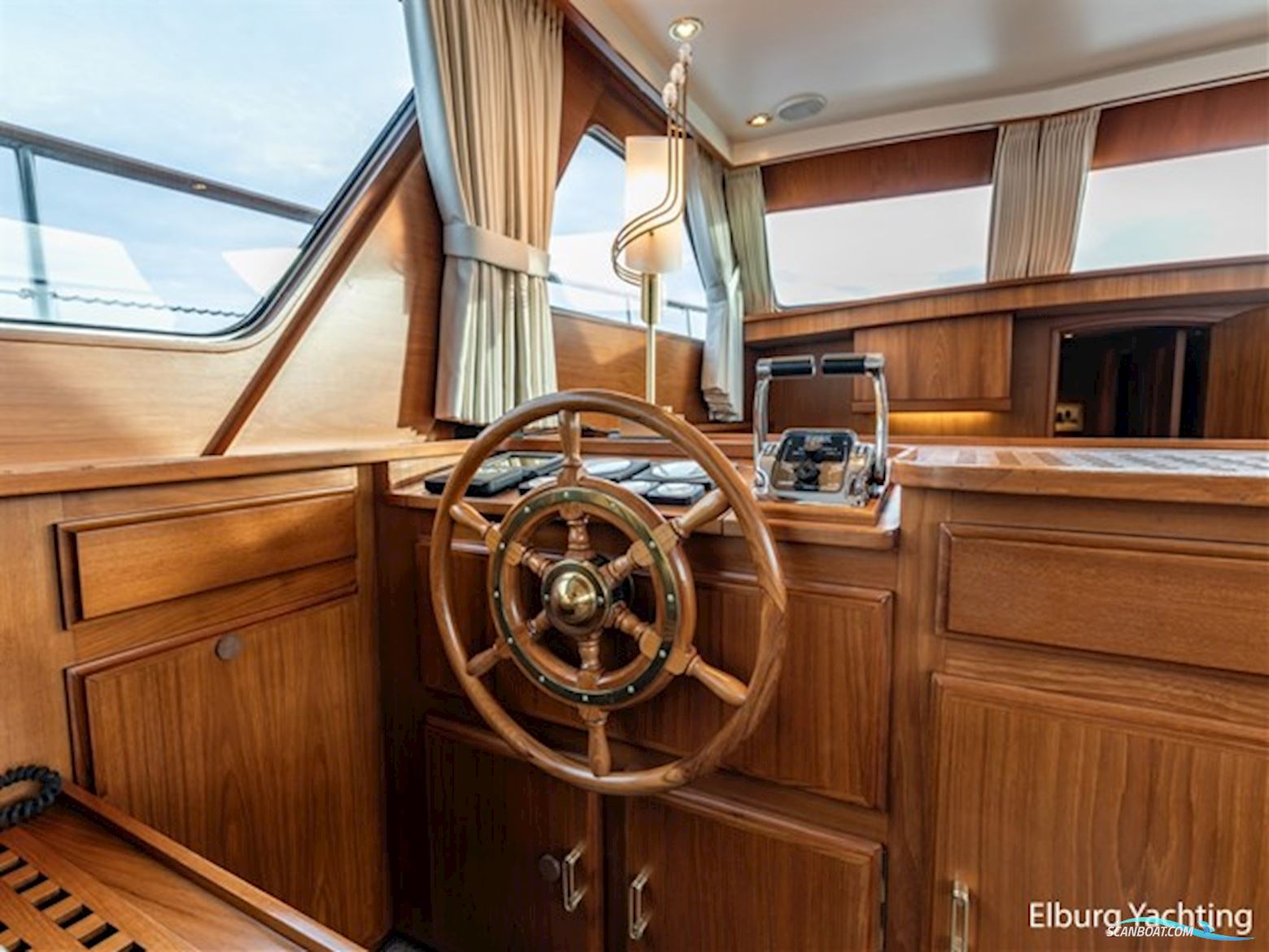 Super van Craft 18.60 - Vast Stuurhuis 