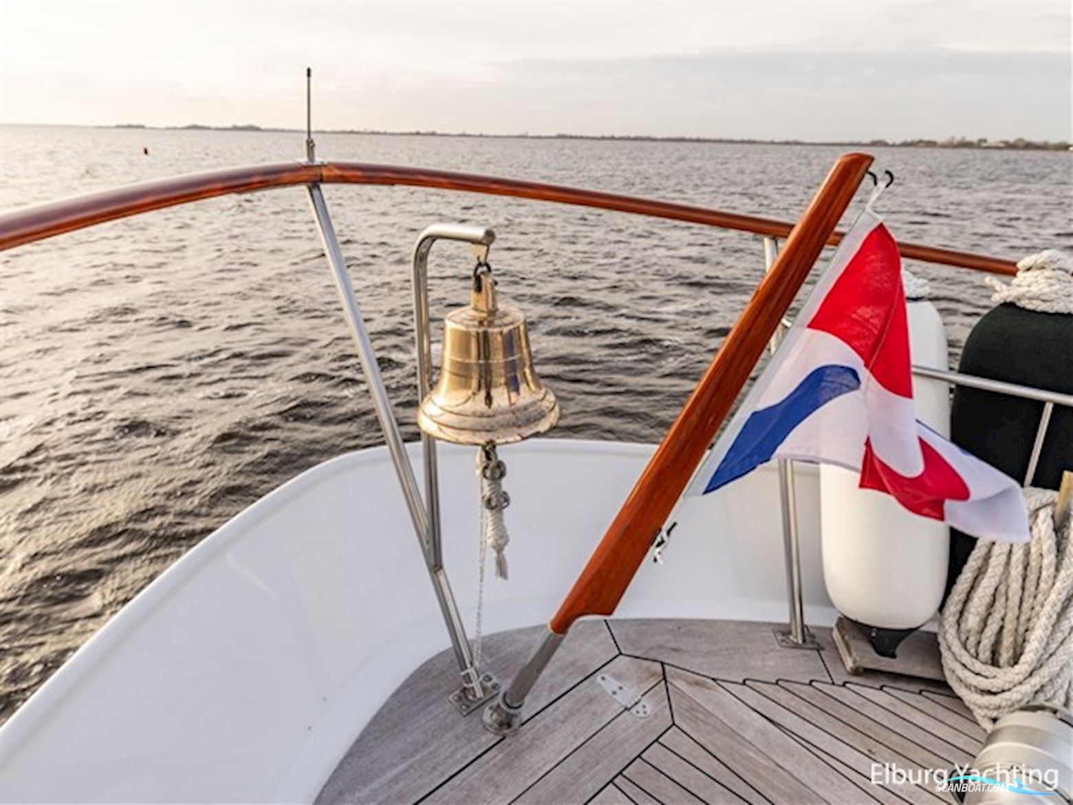 Super Van Craft 18.60 - Vast Stuurhuis