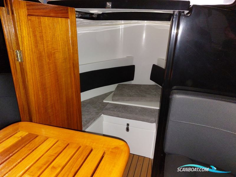 Tender Gentleman´s Launch 700XL