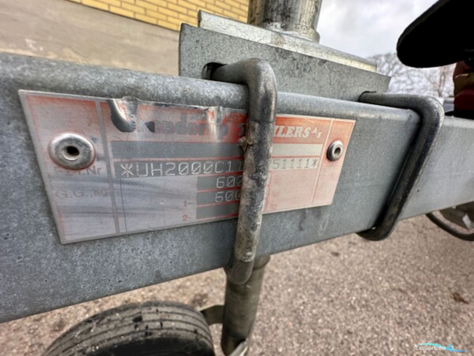 Terhi 6020 (2002) med Yamaha 25 HK (2001) + trailer & udstyr – Nyserviceret – 45.000 kr