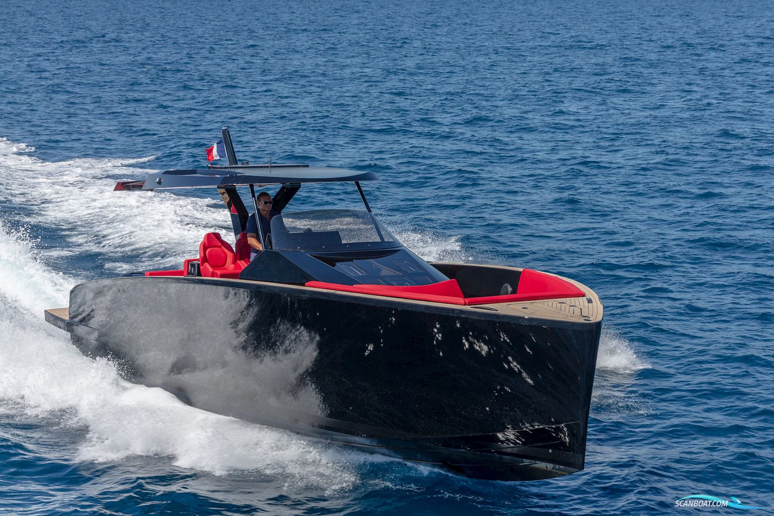 Tesoro T40 Black Series Motorbåt 2023, Frankrike