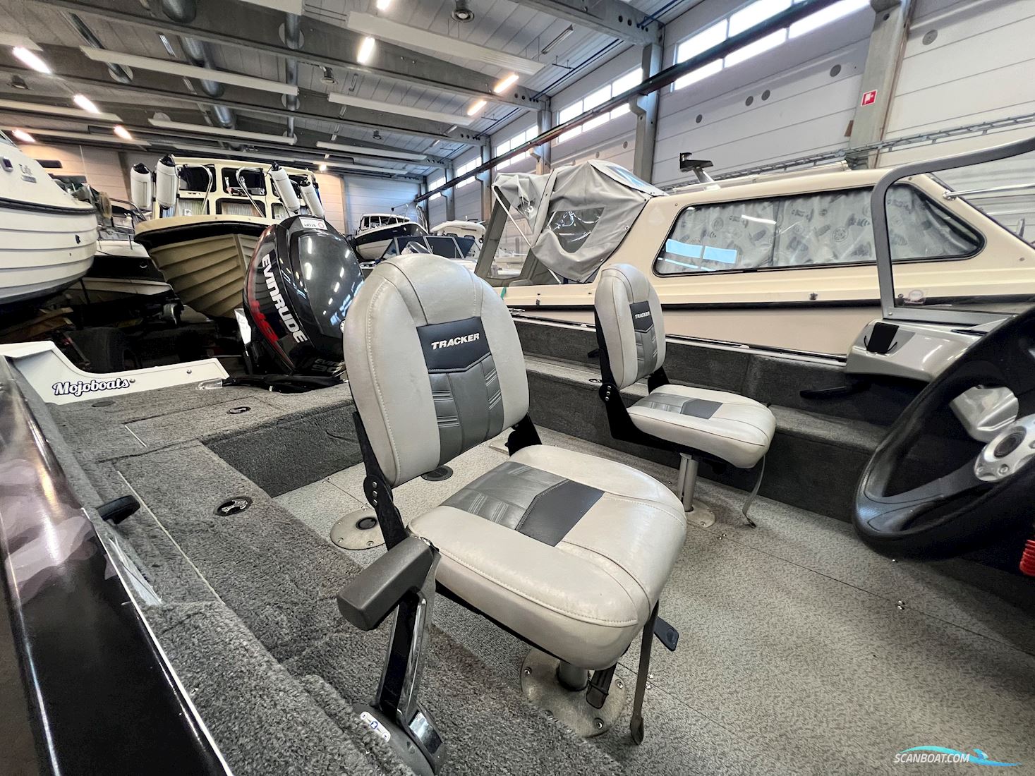 Tracker Pro Guide V16 WT