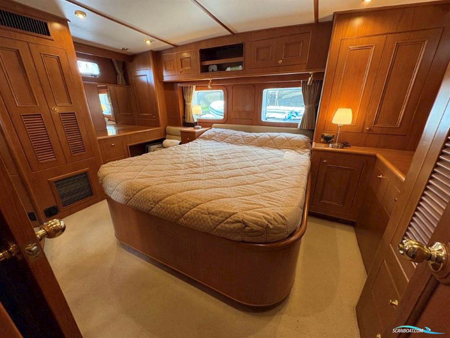 Trader  535 Signature