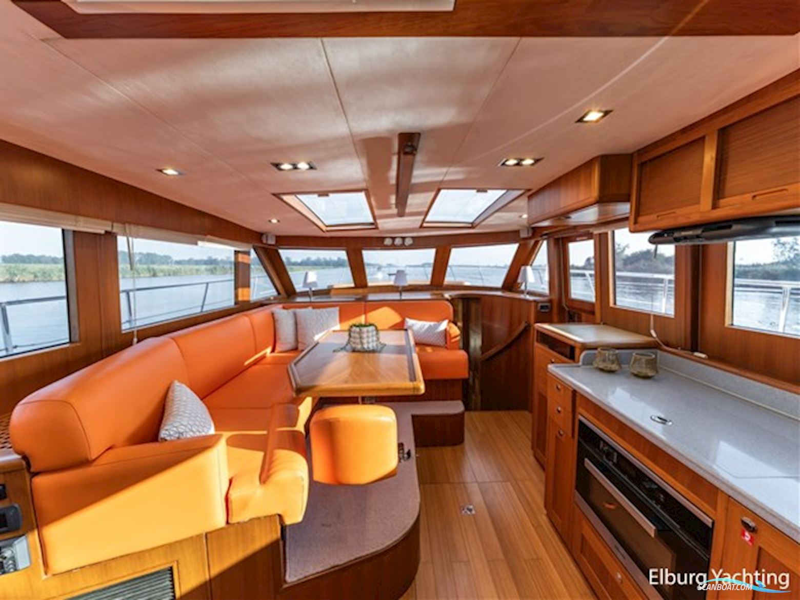 Trader 42 - Cabrio