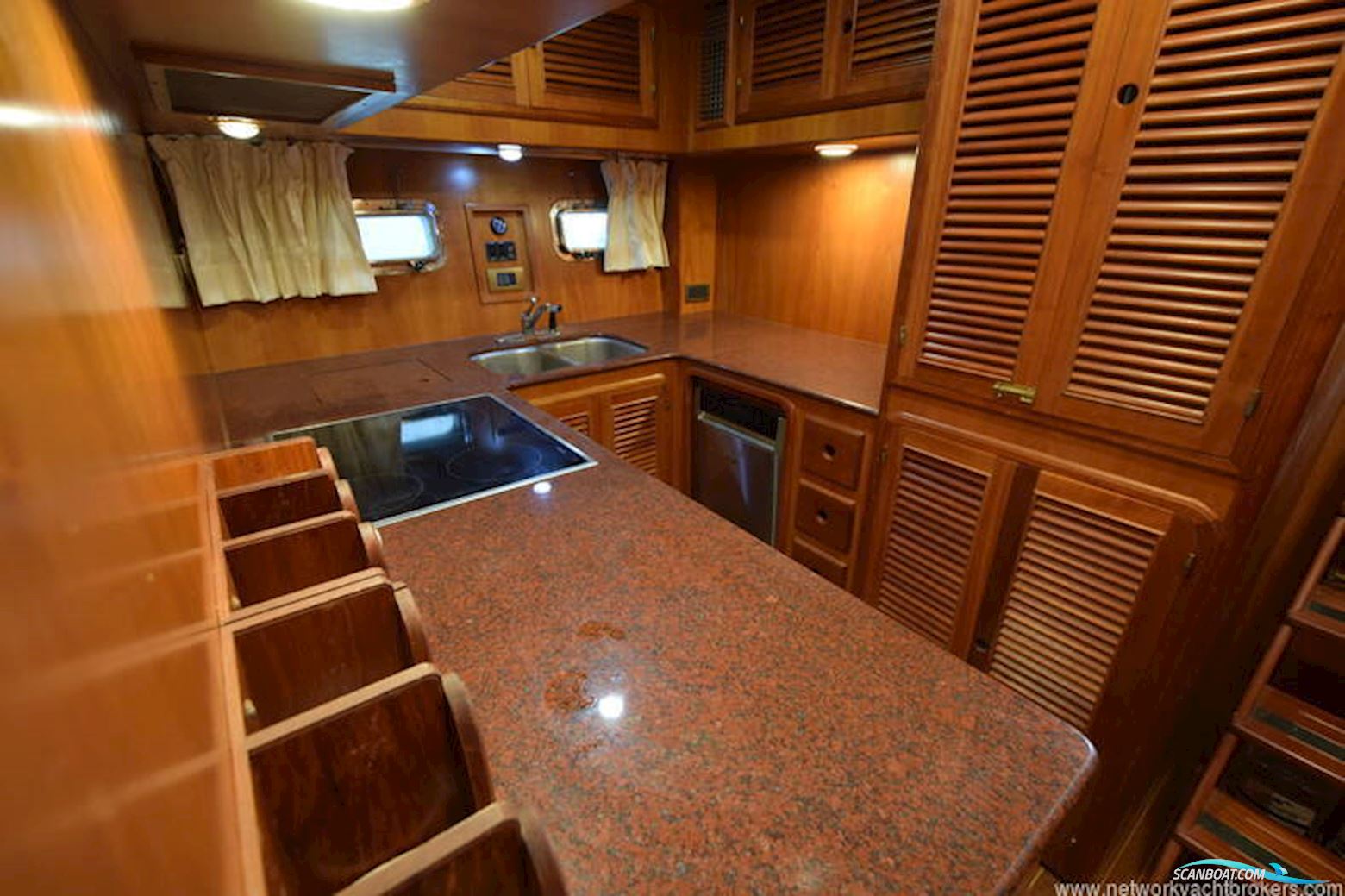 Trader Sunliner 625