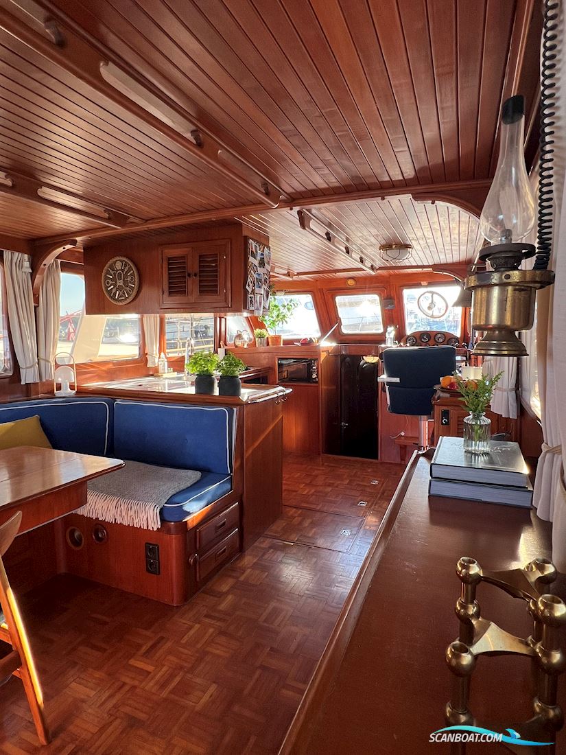 Trawler Sedan 41 Europe 
