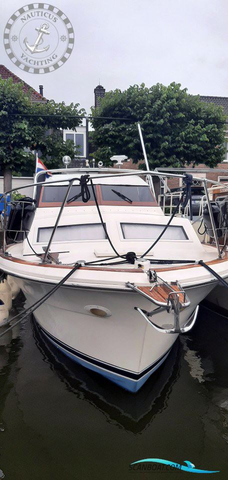 Trojan Yacht 25 Express