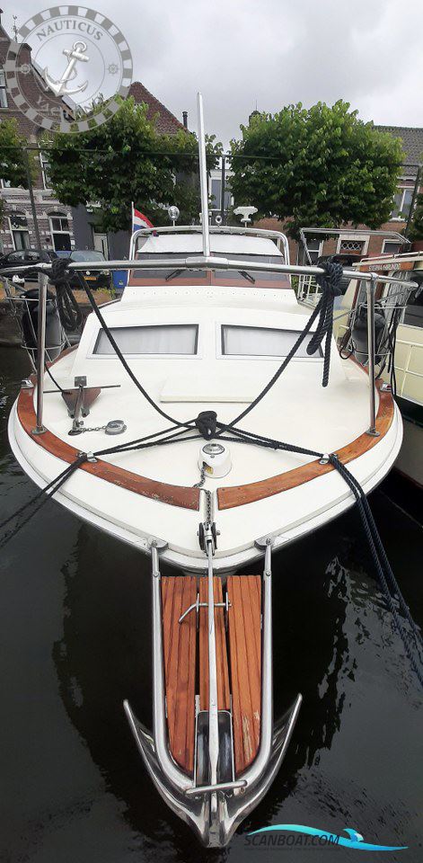 Trojan Yacht 25 Express