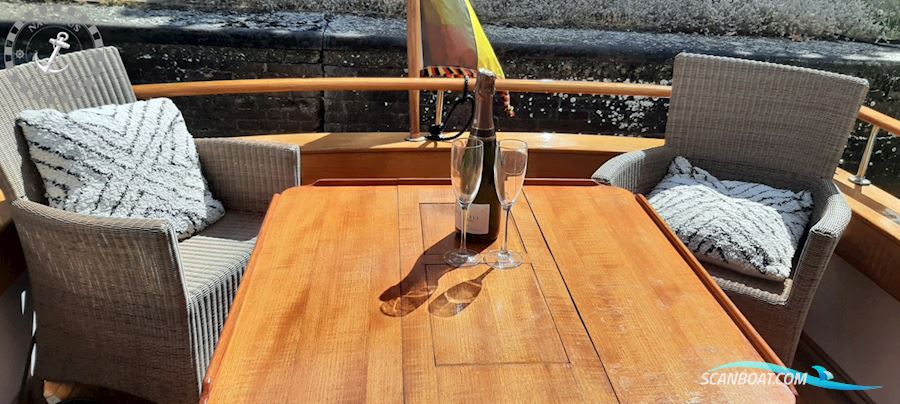 Trojan Yacht 25 Express