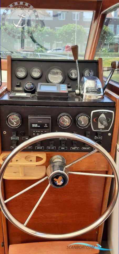 Trojan Yacht 25 Express