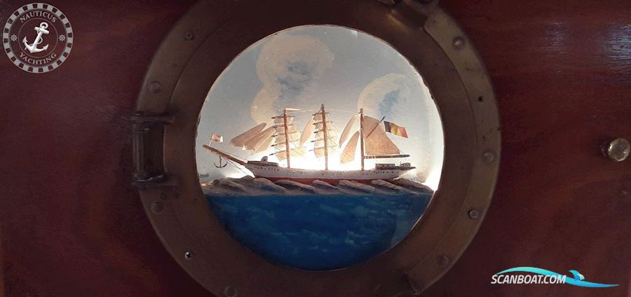 Trojan Yacht 25 Express