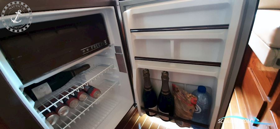 Trojan Yacht 25 Express