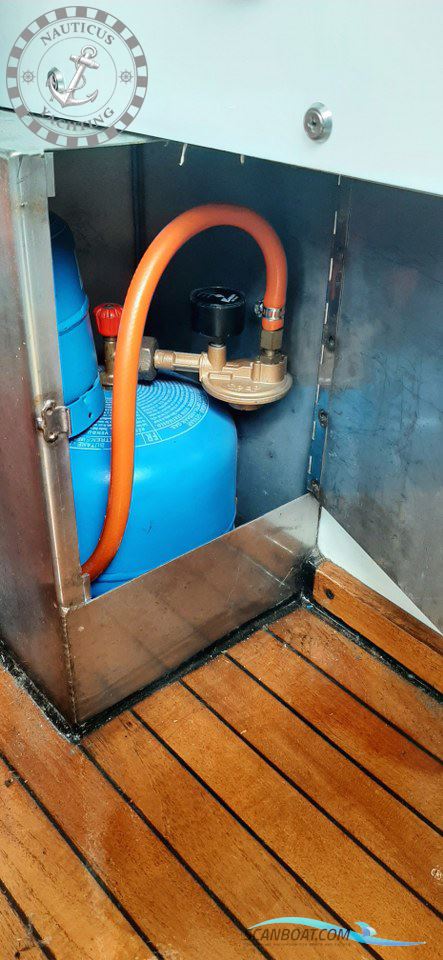 Trojan Yacht 25 Express