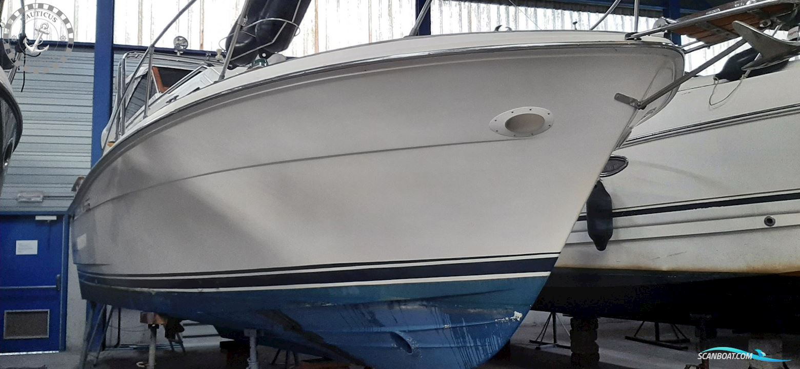 Trojan Yacht 25 Express