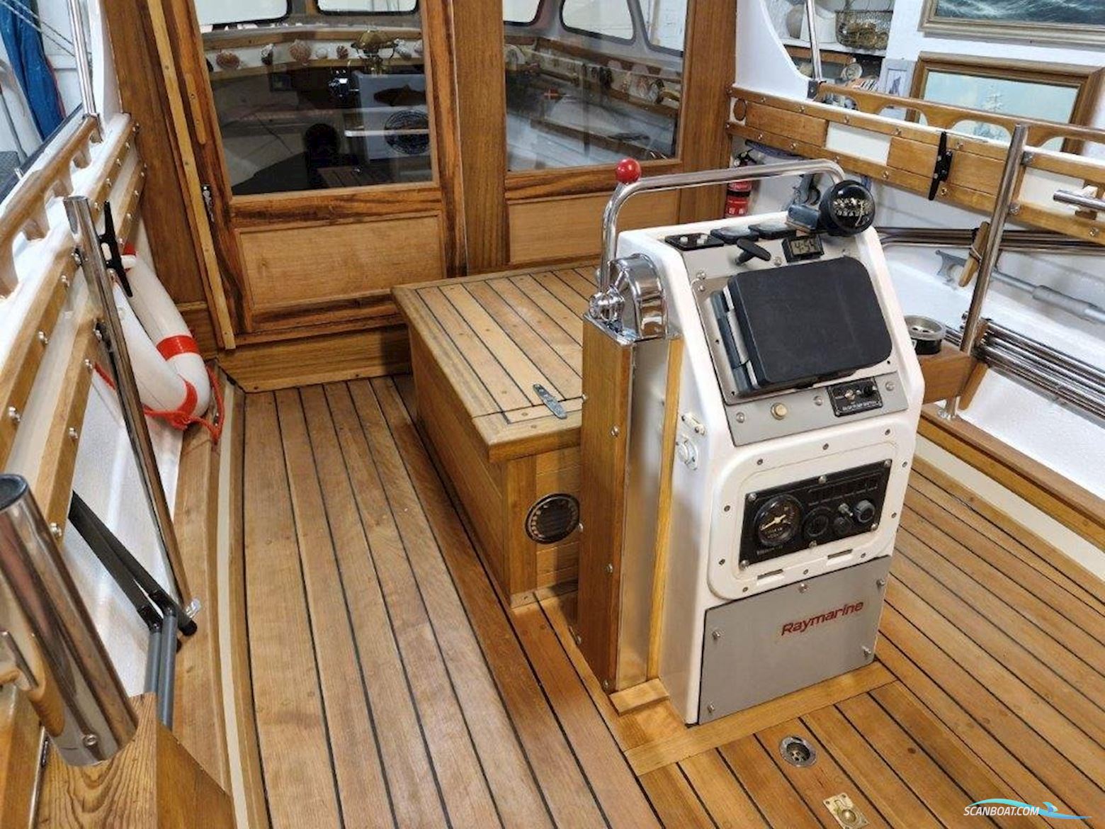 Tucker Boot Tucker Boat