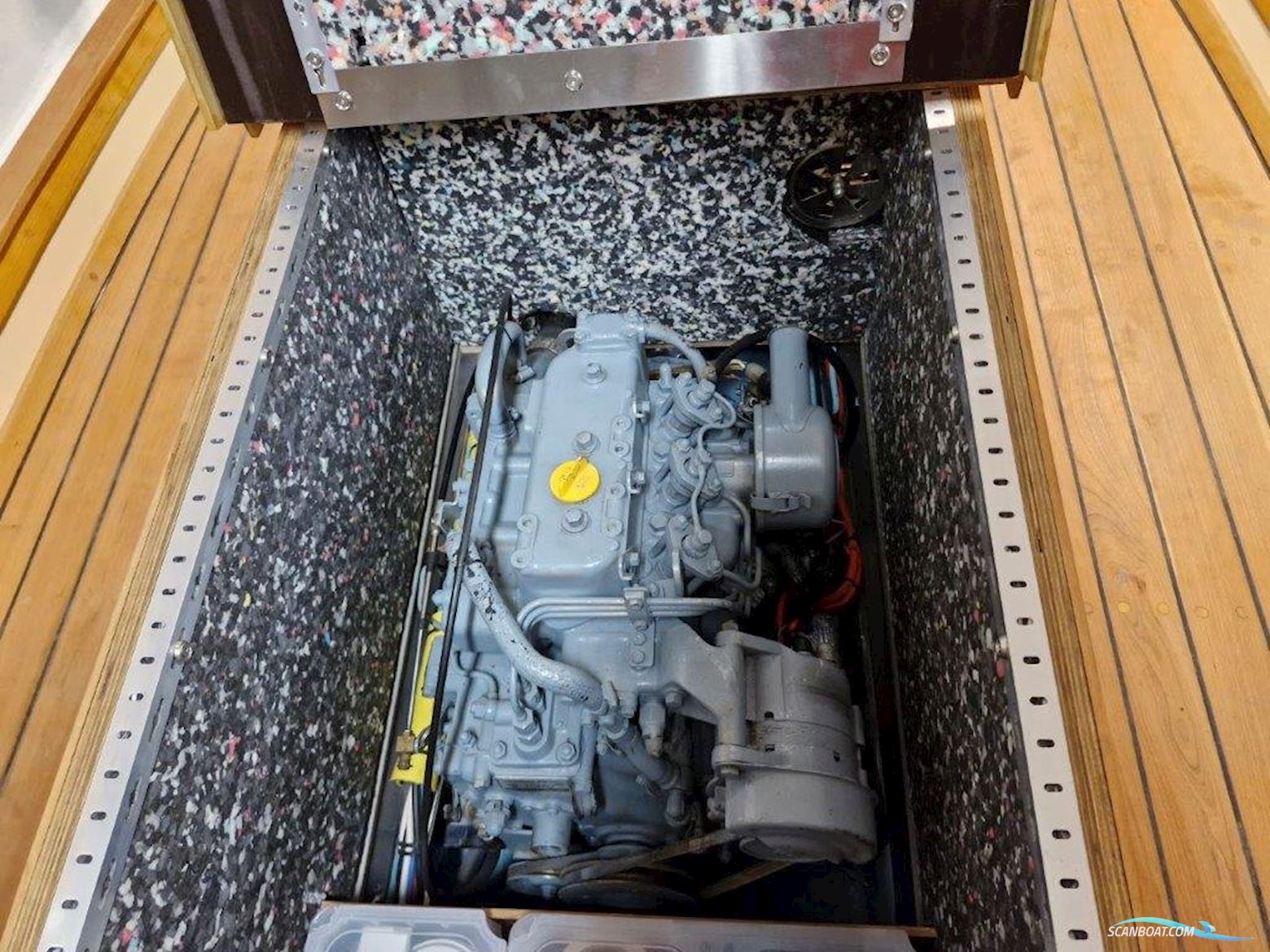 Tucker Boot Tucker Boat