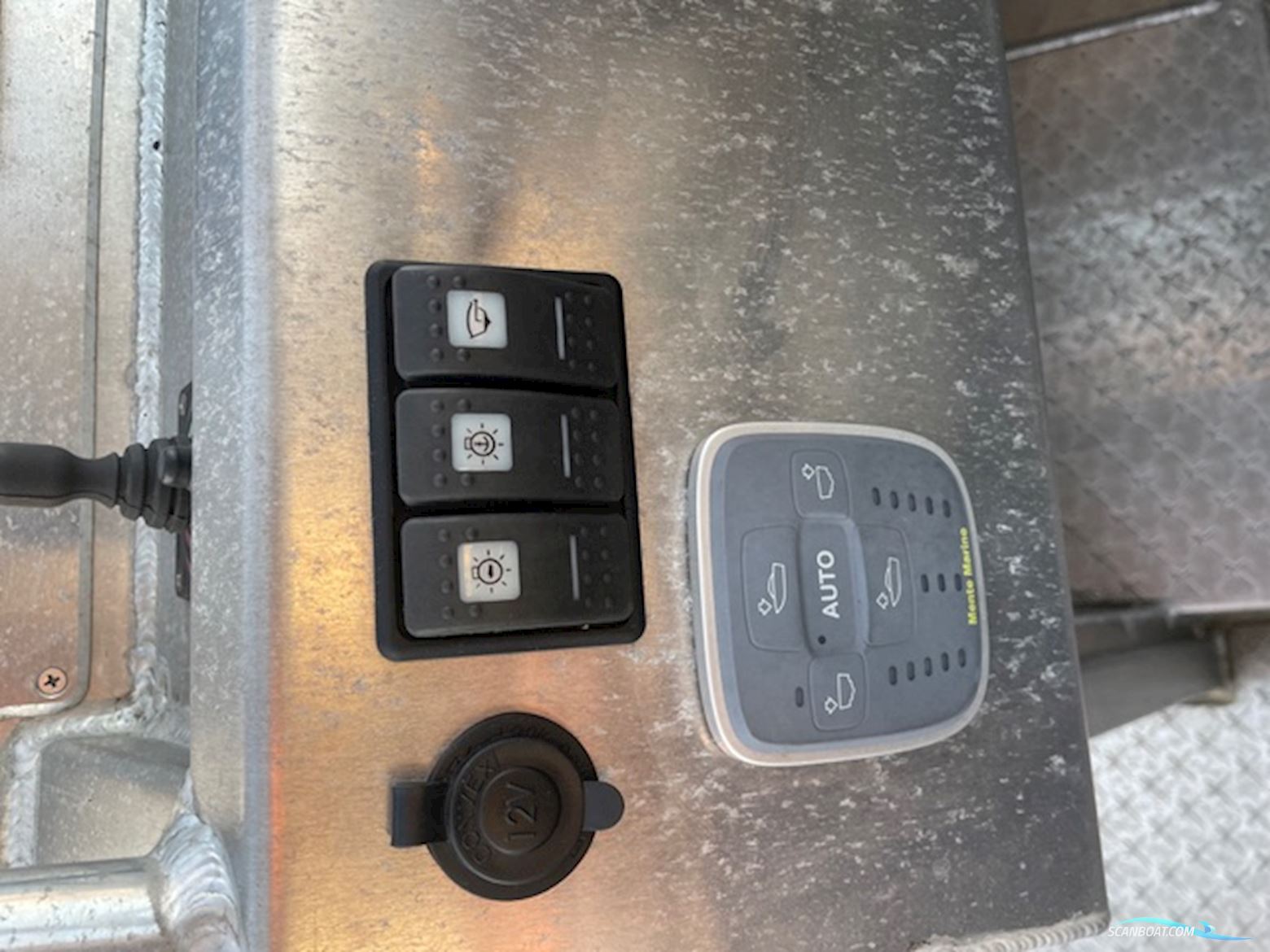 UMS Marin / Tuna Ums 805 Dc