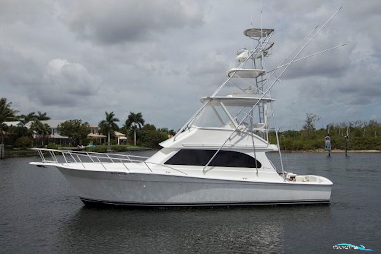 Unclassified 43 Sport Fisherman Motorbåt 2004, med Caterpillar motor, Ingen landinfo